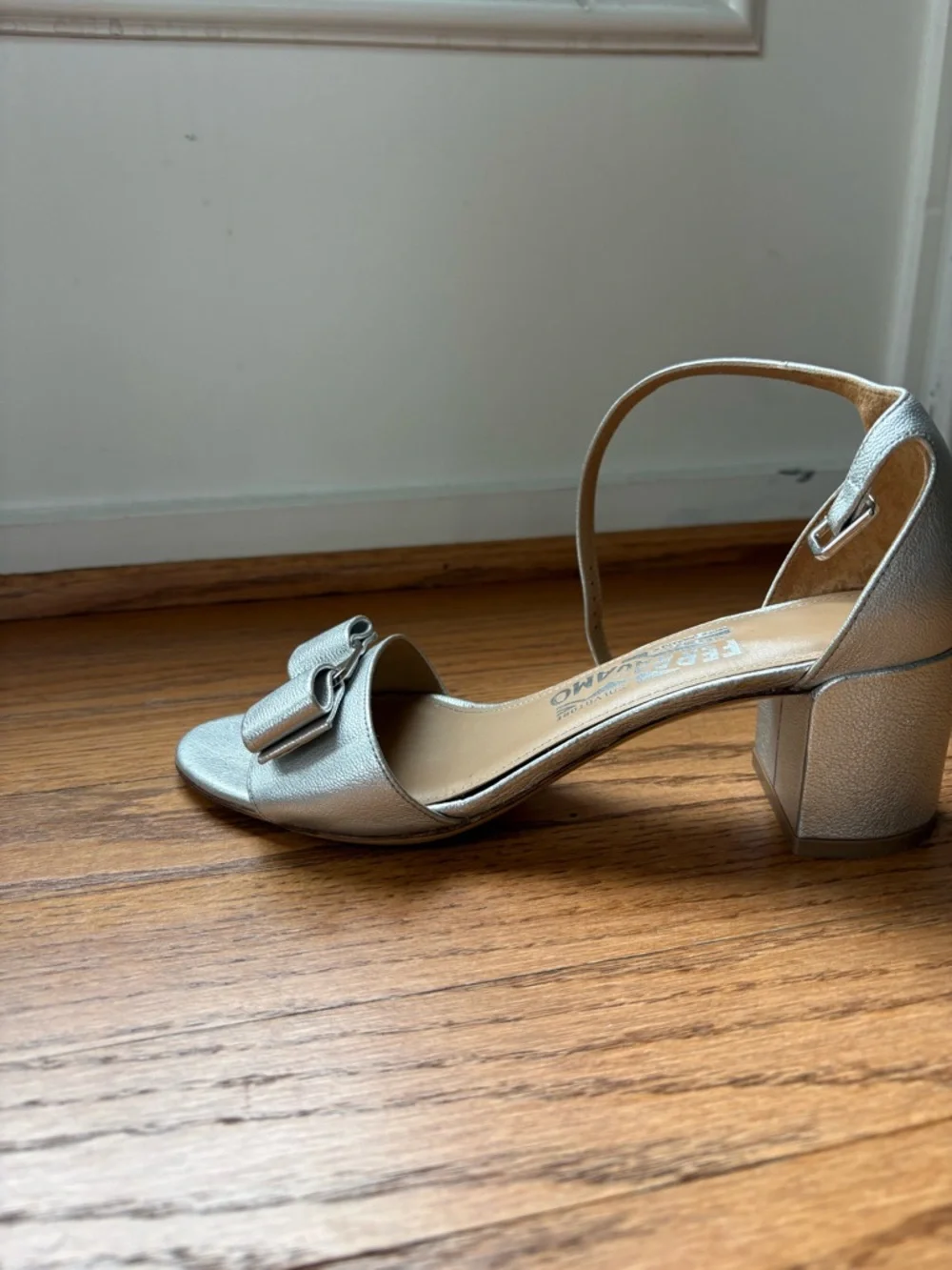 Salvatore Ferragamo Silver Open-Toe Block Heel Sandals with Bow Detail - Picture 6 of 9